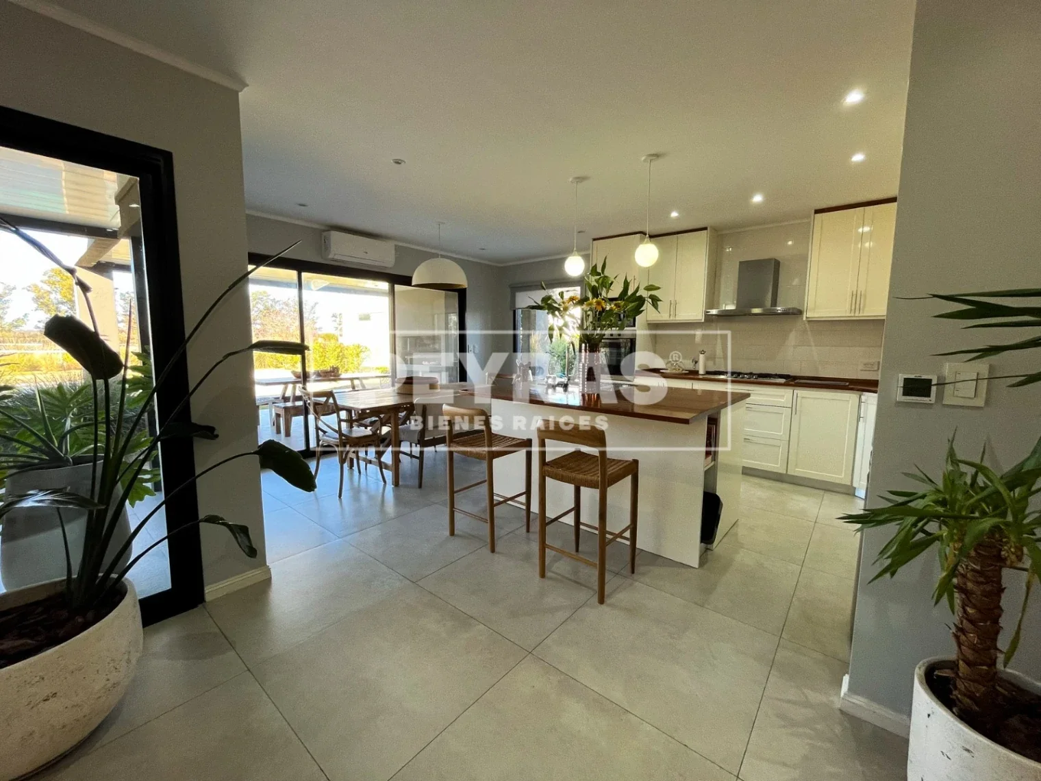 Casa de diseño en El Metejón Barrio Privado | 4 ambientes con Pileta y Parrilla - Imagen 5
