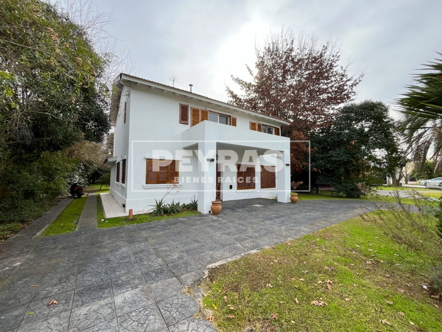Casa de 5 Ambientes con Pileta y Parrilla en La Martona (Casco Viejo) - Imagen 2