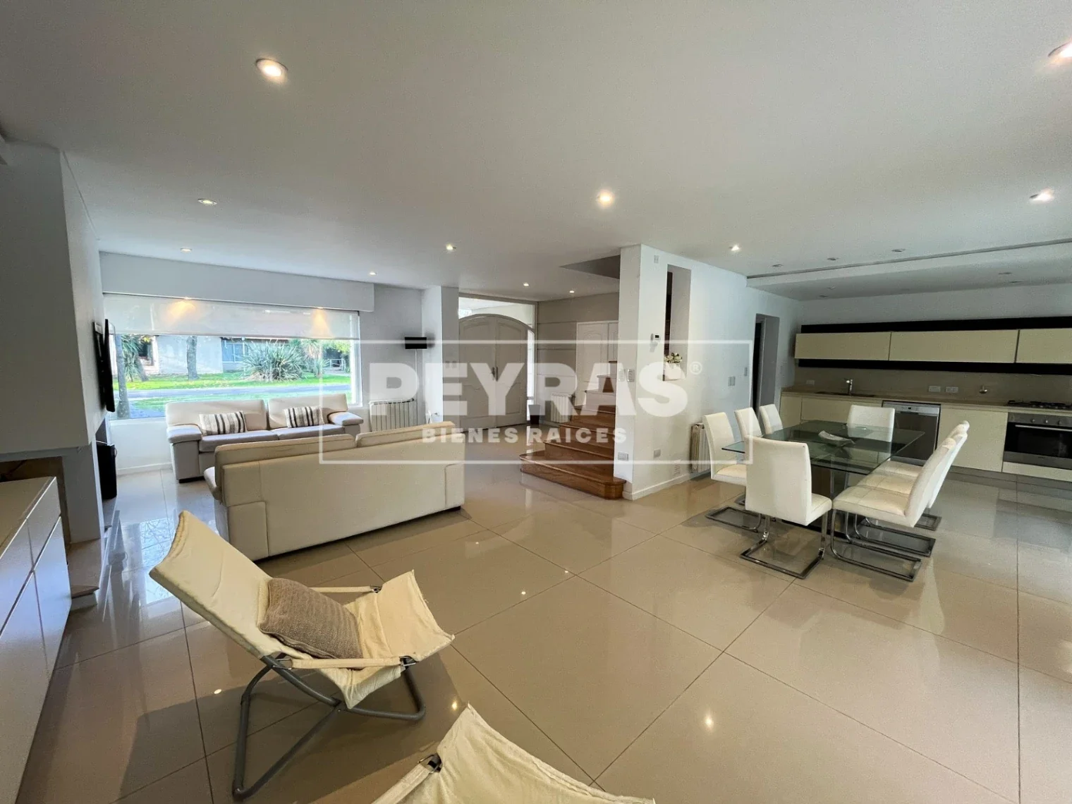 Casa 6 Ambientes, 5 Dormitorios en Club de Campo La Martona - Imagen 3