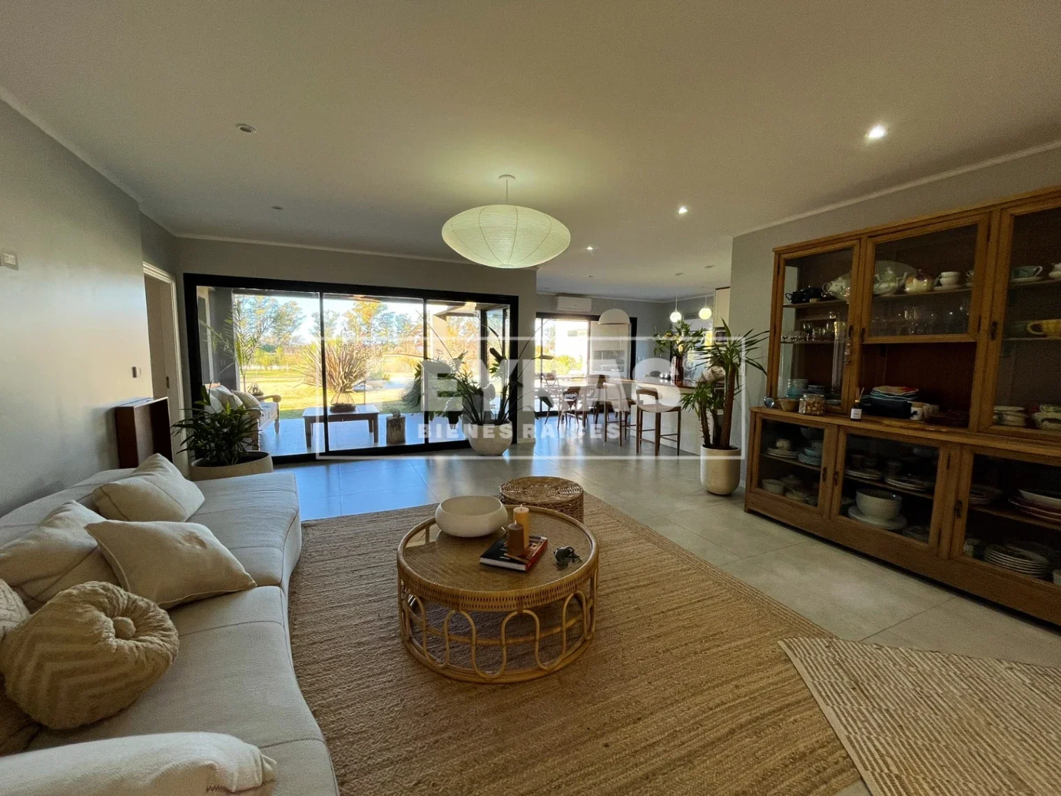 Casa de diseño en El Metejón Barrio Privado | 4 ambientes con Pileta y Parrilla - Imagen 1