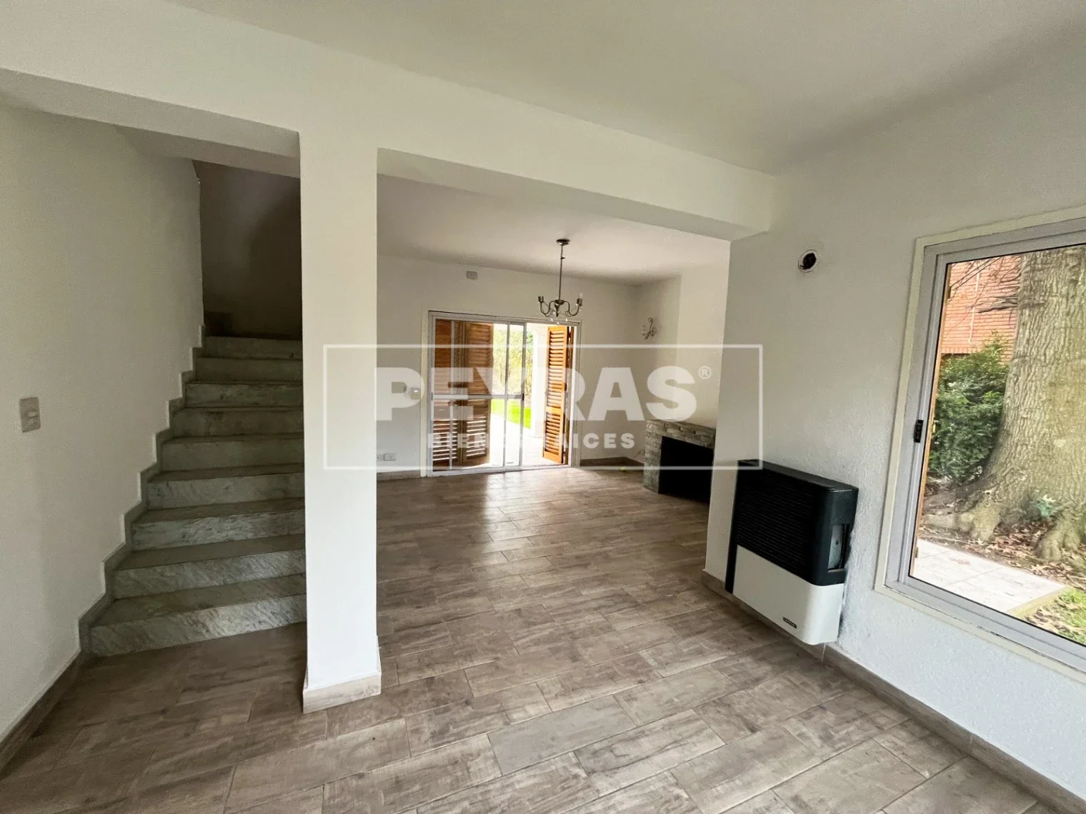 Casa de 5 Ambientes con Pileta y Parrilla en La Martona (Casco Viejo) - Imagen 5