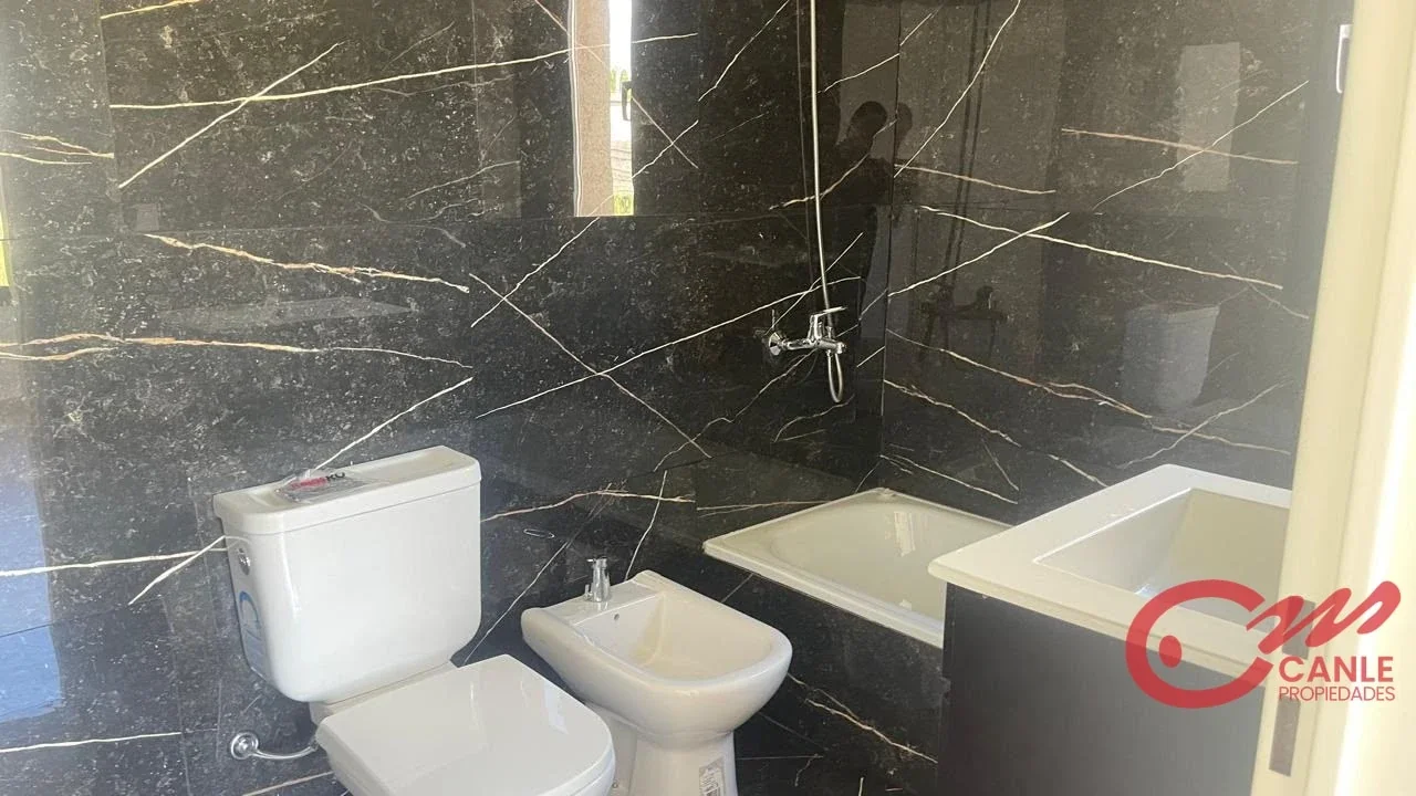 Casa en venta c/ cochera en San Sebastián - Imagen 4