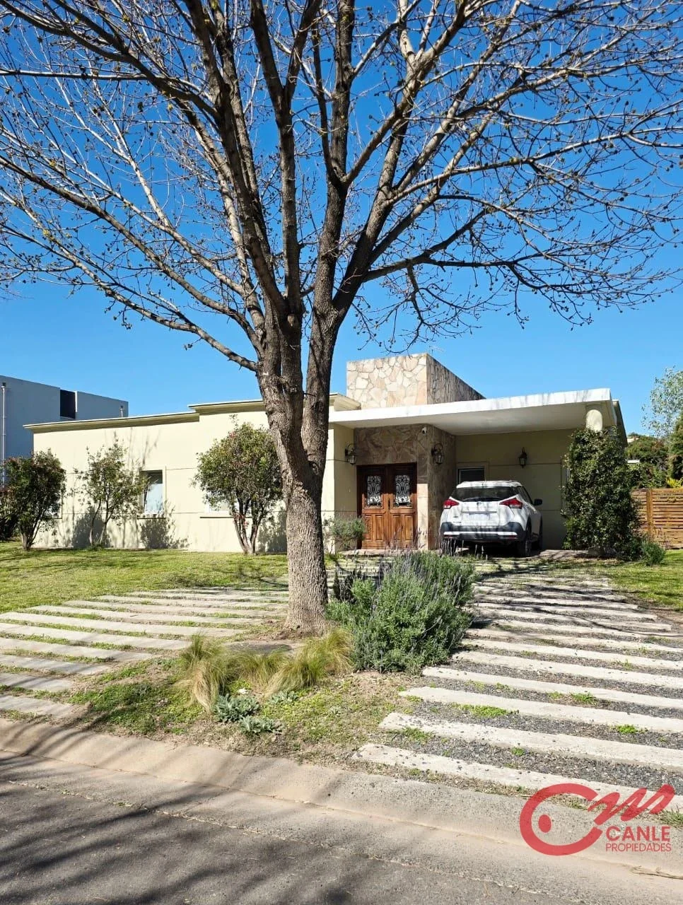 Casa en venta c/ cochera en Haras Santa María - Imagen 1