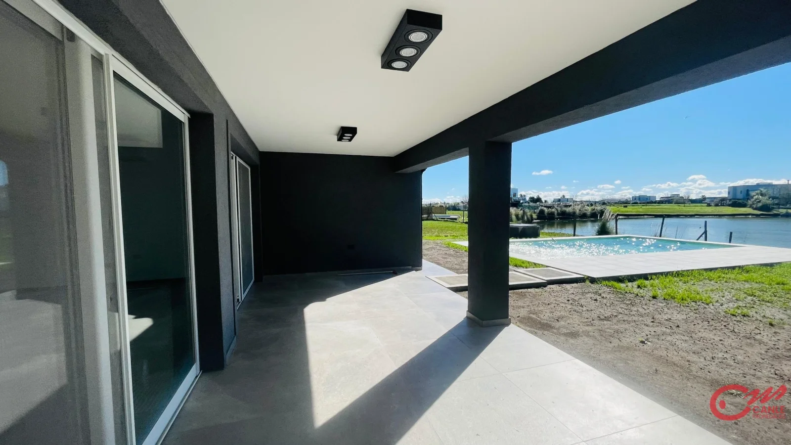 Casa en venta c/ cochera en San Sebastián - Imagen 3