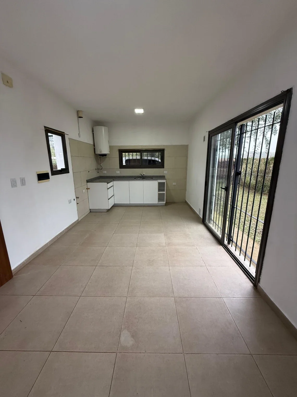 Casa en alquiler c/ cochera en Almafuerte - Imagen 3