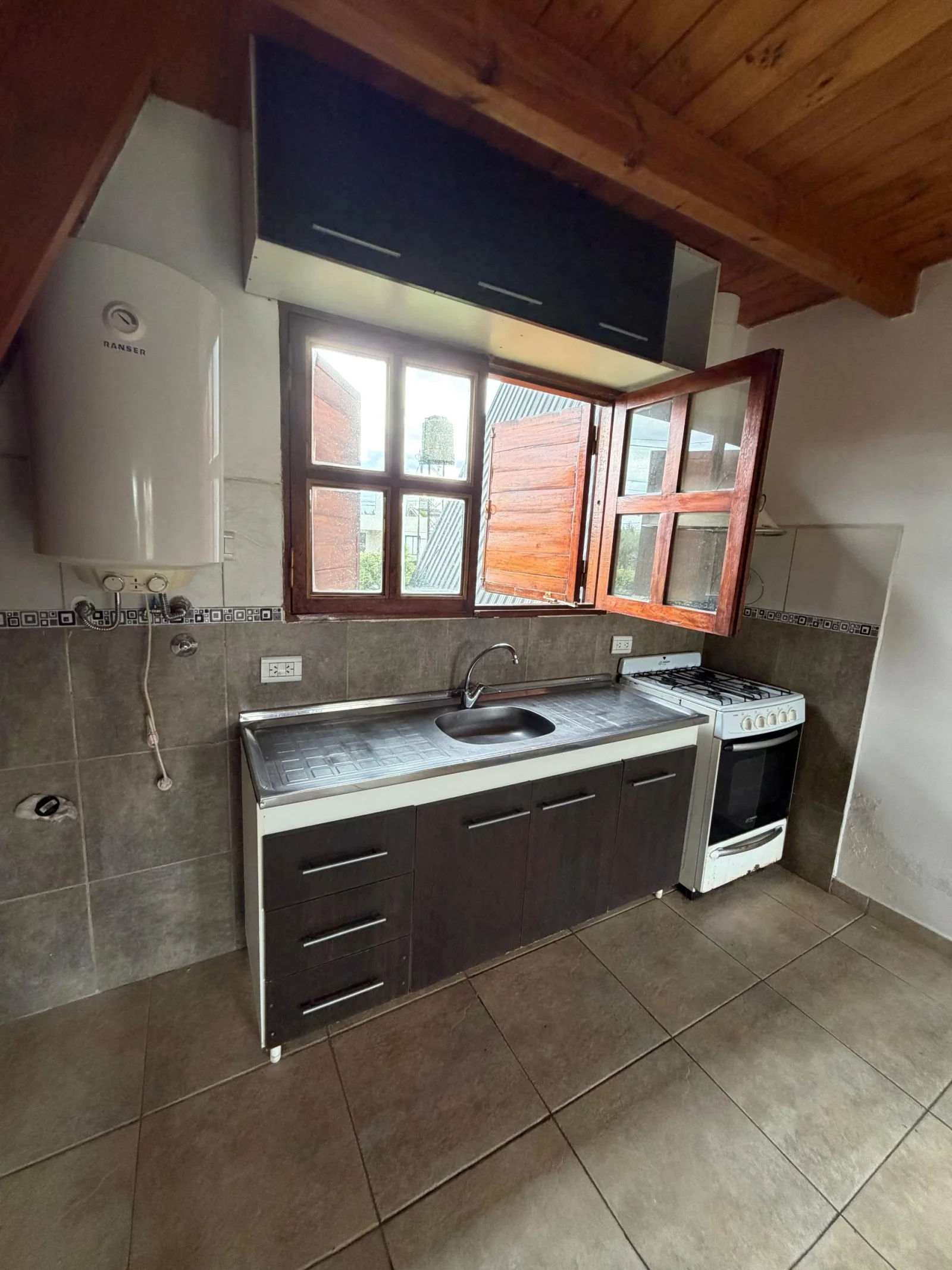 Casa en alquiler c/ cochera en Almafuerte - Imagen 4