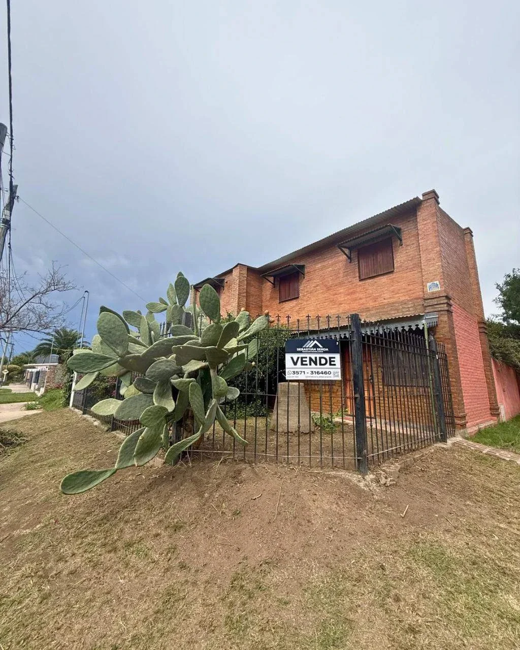 Casa en venta c/ cochera en Almafuerte - Imagen 1