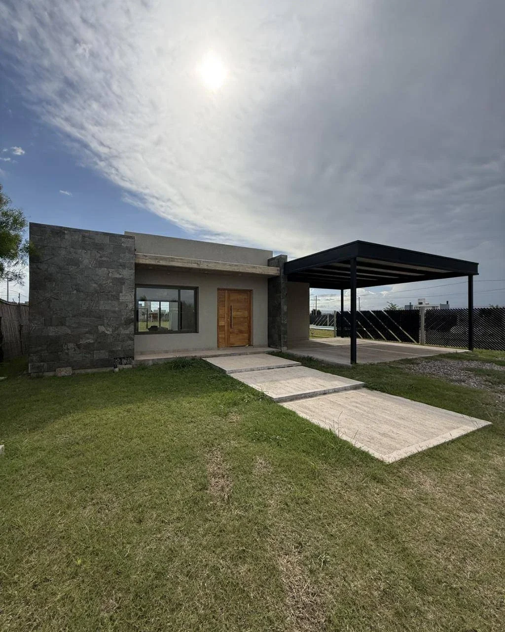 Casa en venta c/ cochera en Almafuerte - Imagen 1
