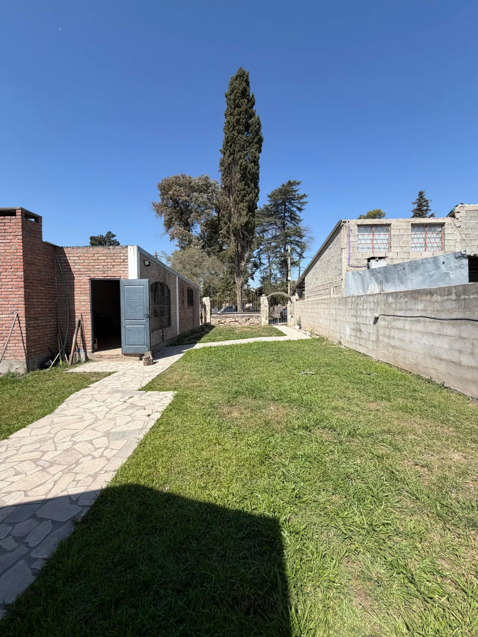 Casa en venta c/ cochera en Almafuerte - Imagen 2