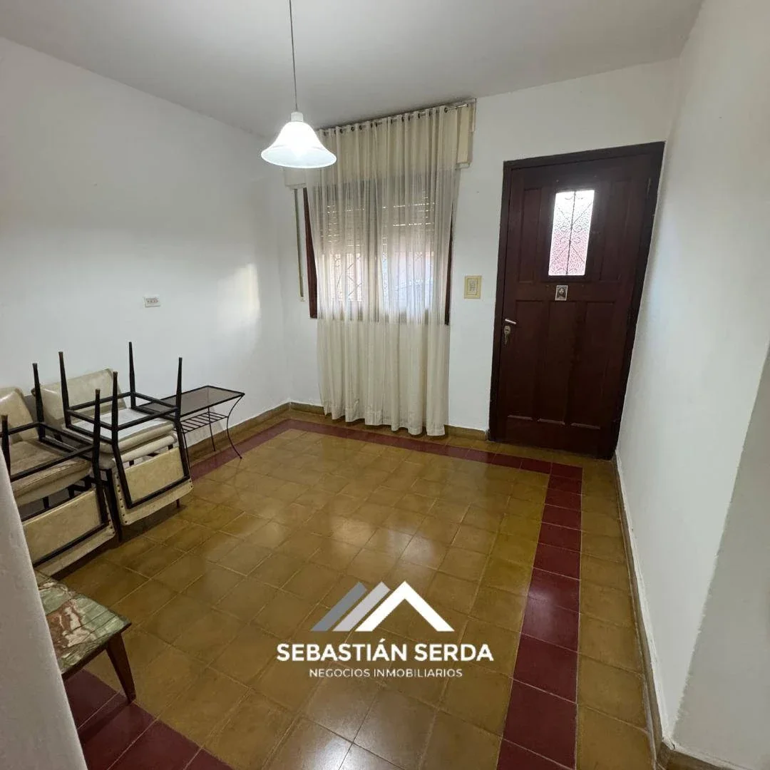 Casa en venta de 2 dormitorios c/ cochera en Almafuerte - Imagen 2