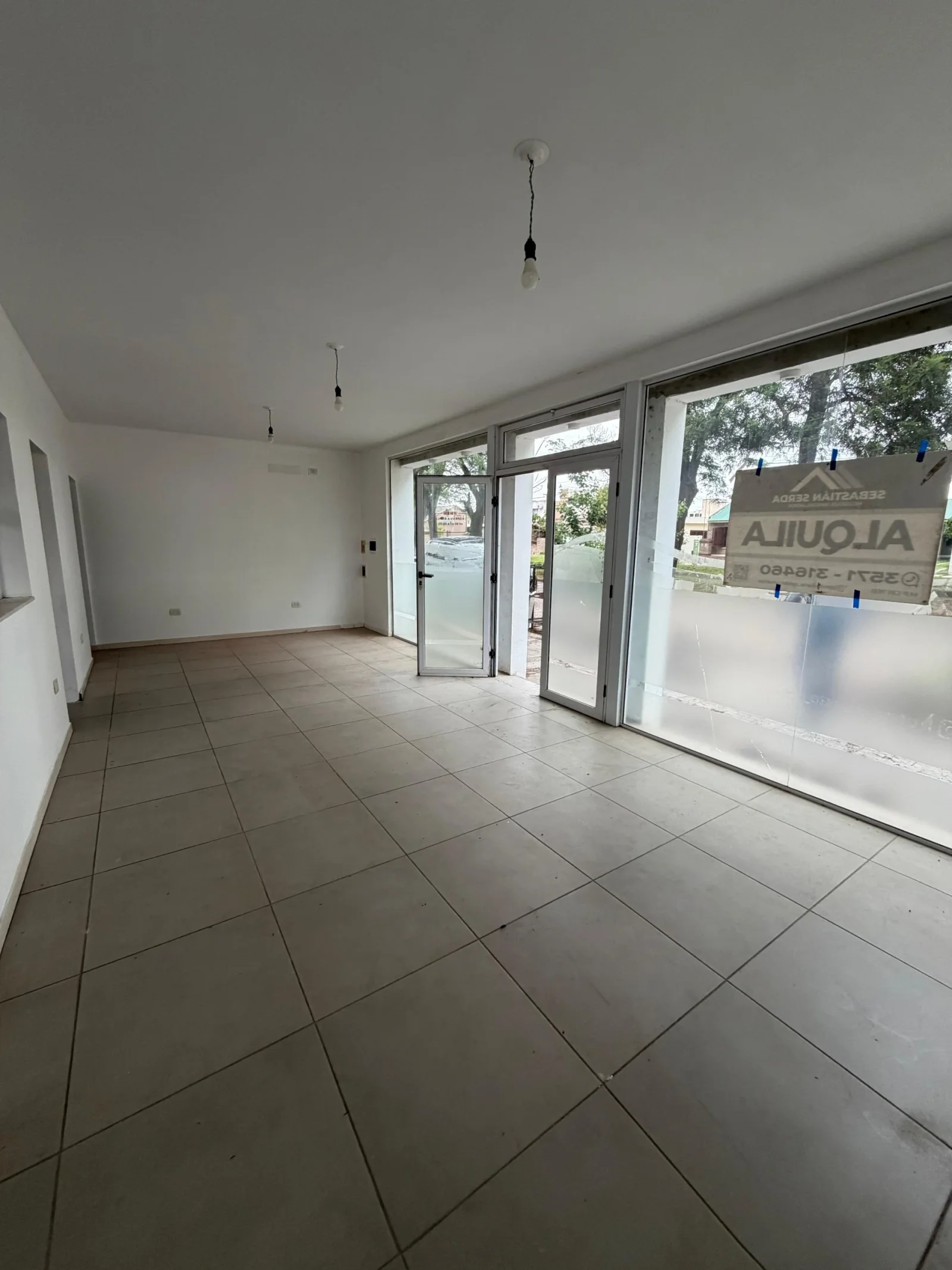 Local comercial en alquiler ubicado en Almafuerte - Imagen 4