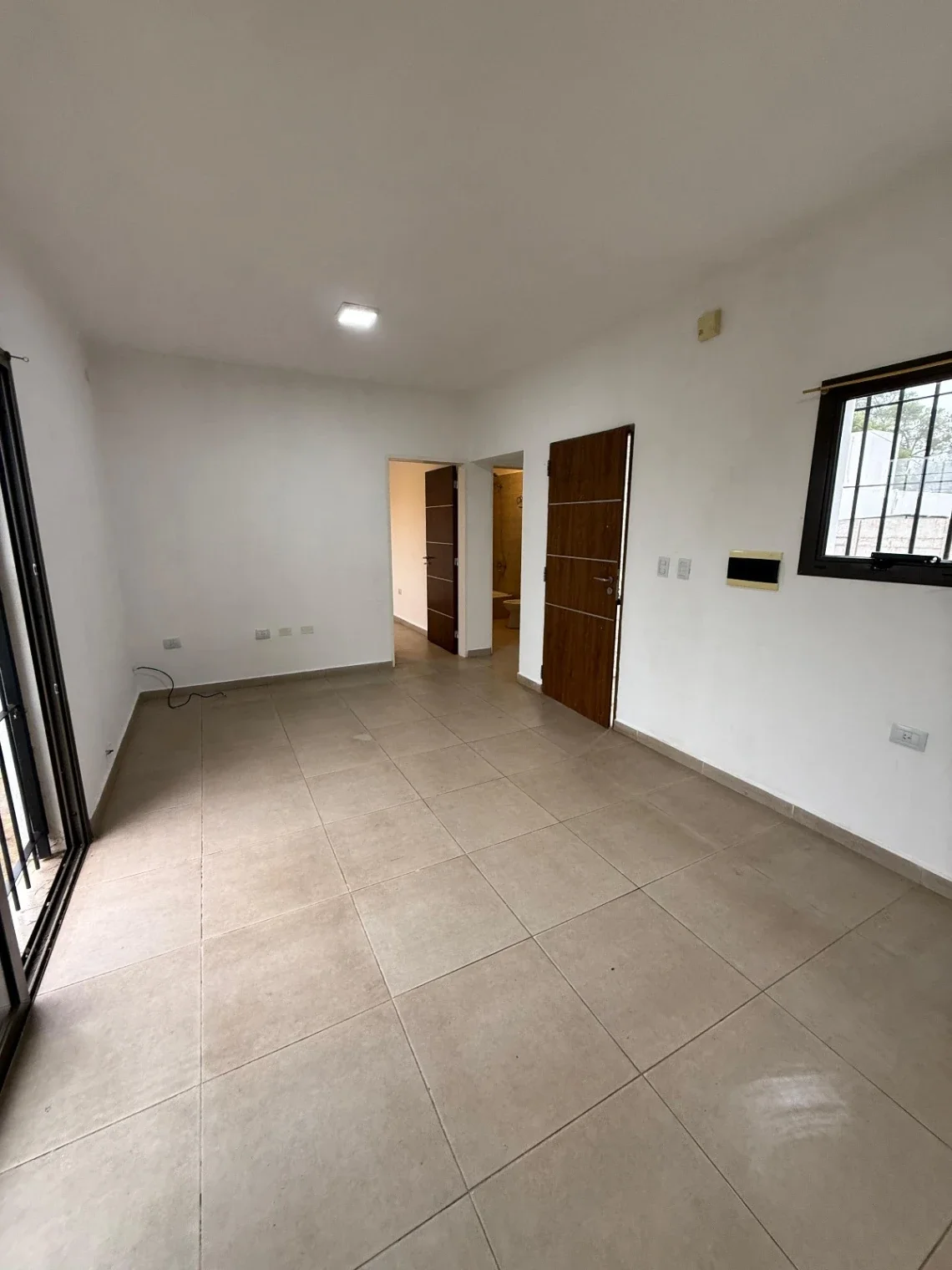 Casa en alquiler c/ cochera en Almafuerte - Imagen 4