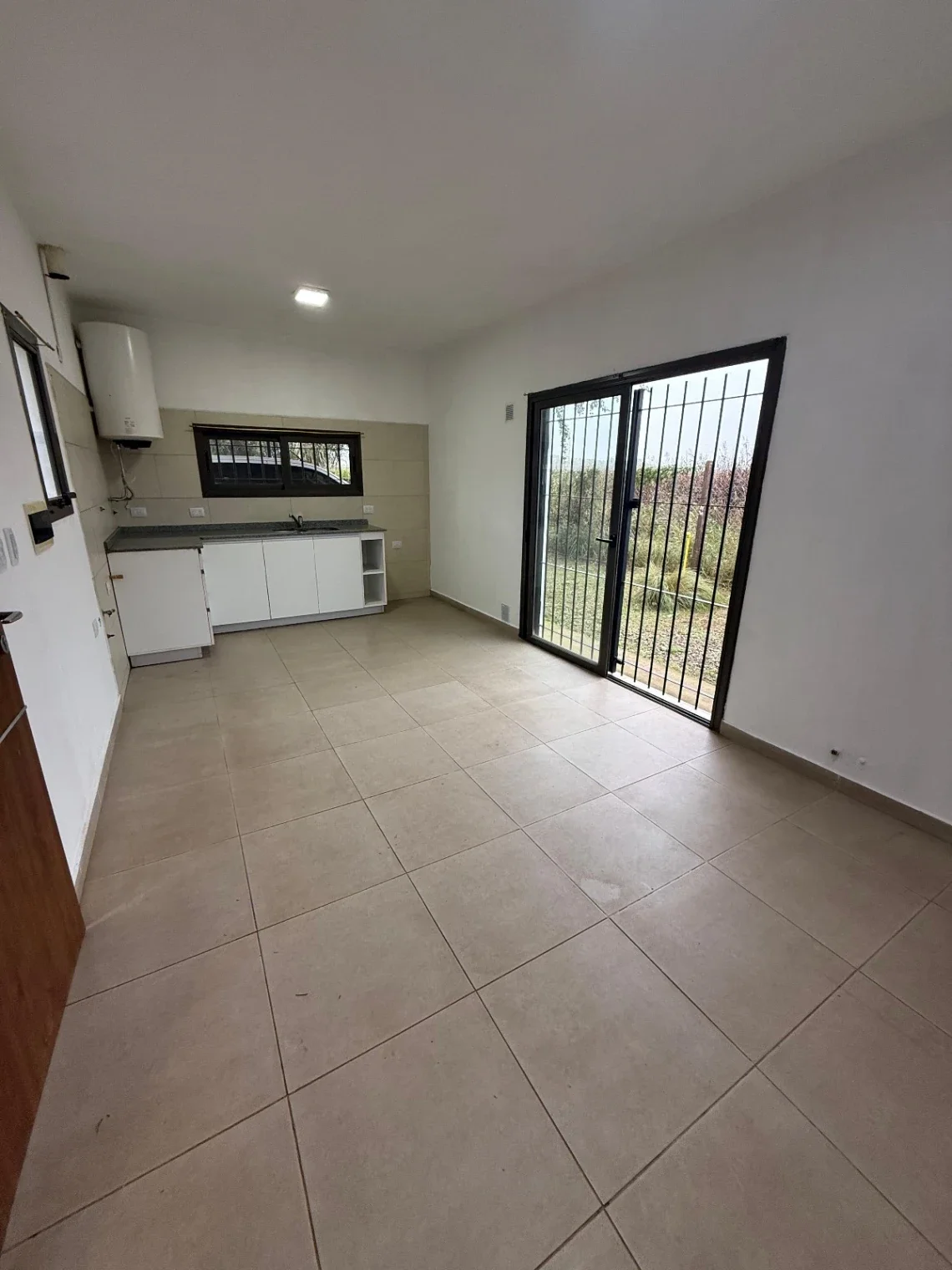 Casa en alquiler c/ cochera en Almafuerte - Imagen 5