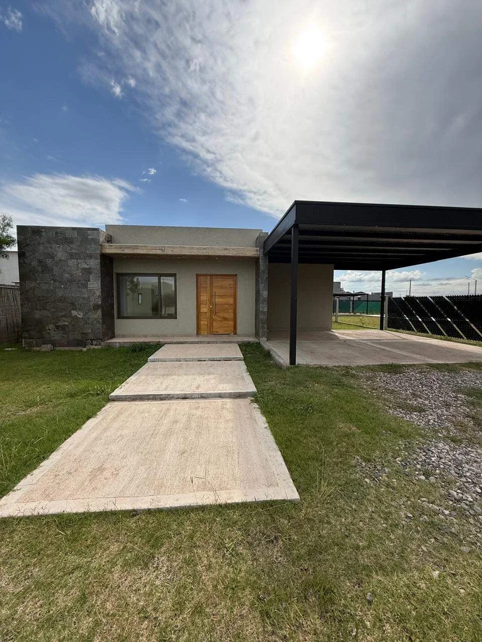 Casa en venta c/ cochera en Almafuerte - Imagen 2