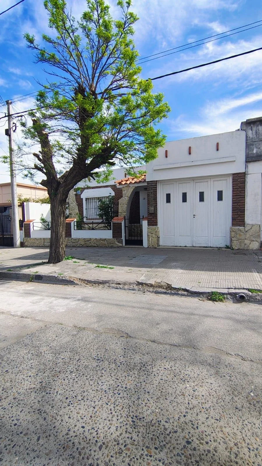 Casa en venta c/ cochera en Punta Alta - Imagen 1