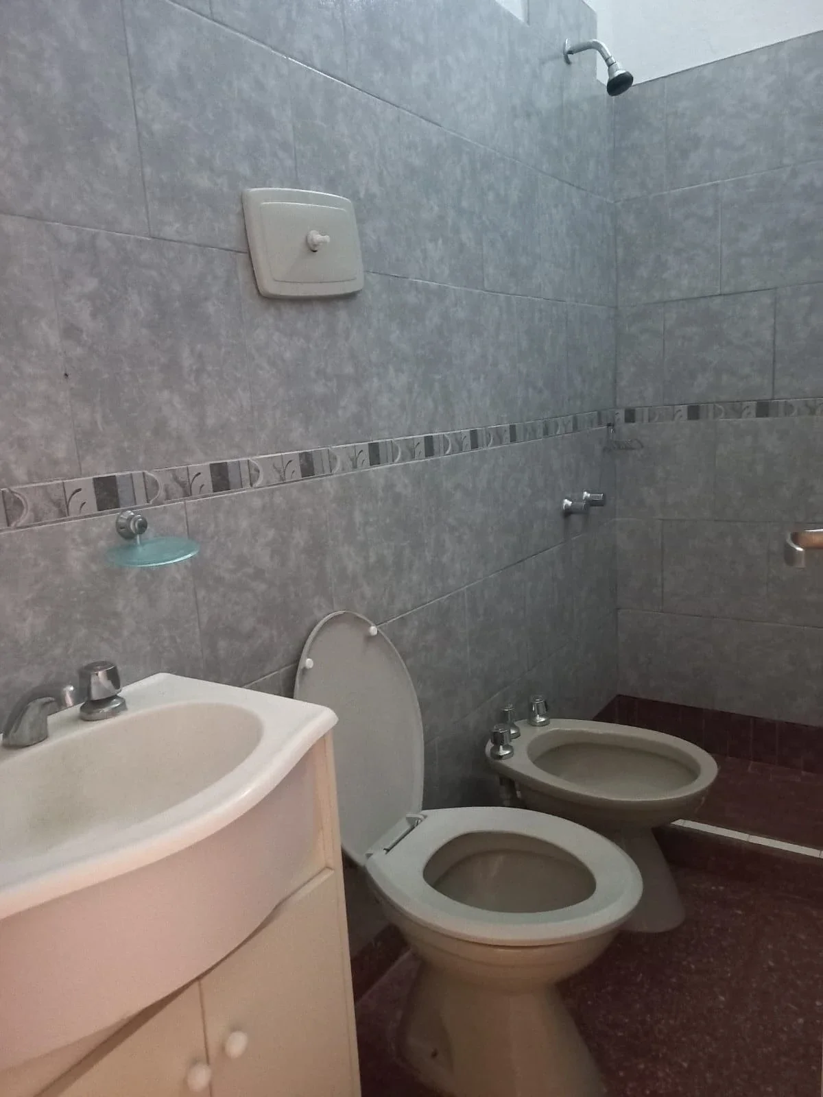 Casa en alquiler de 3 dormitorios c/ cochera en Punta Alta - Imagen 4