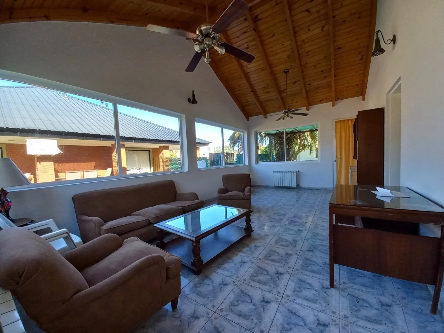 Casa en alquiler de 2 dormitorios en Barrio privado Pago Chico - Imagen 2