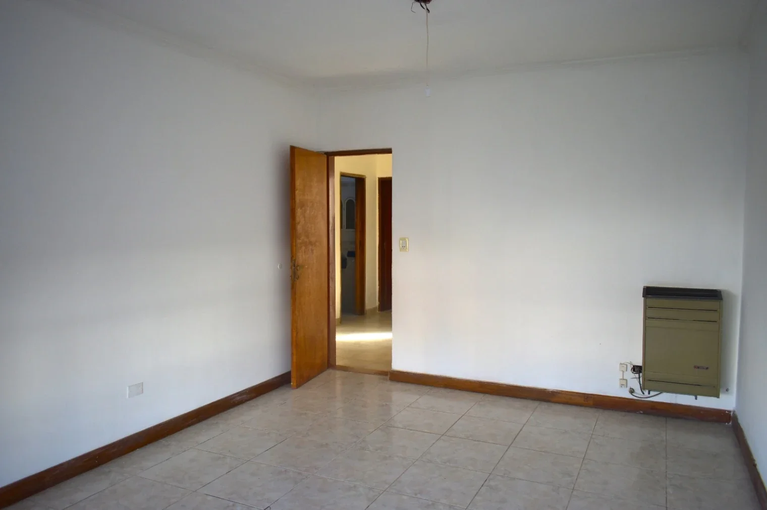 Casa en alquiler c/ cochera en Punta Alta - Imagen 3