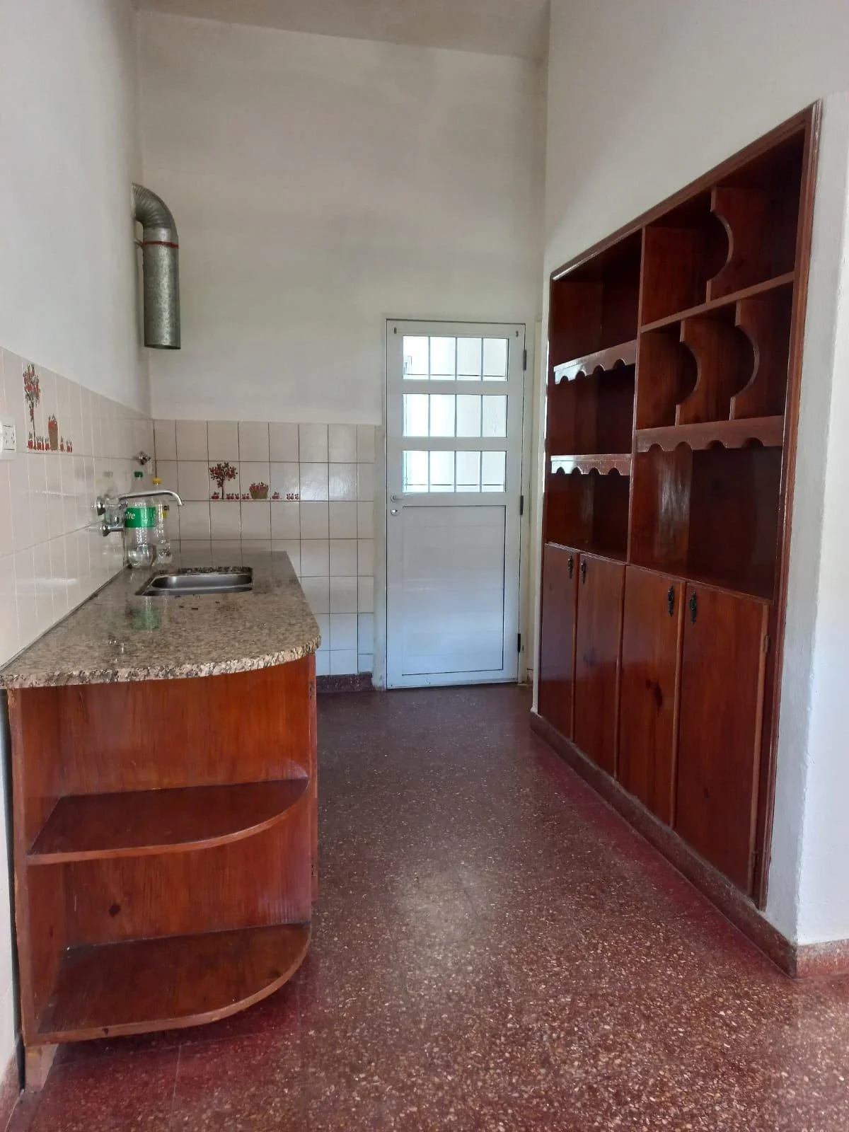 Casa en alquiler de 3 dormitorios c/ cochera en Punta Alta - Imagen 3