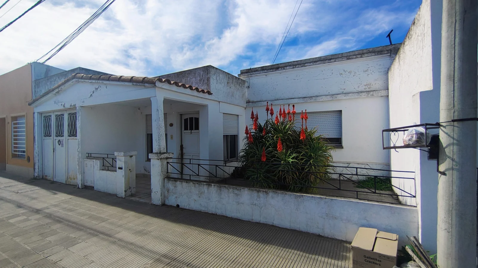 Casa en venta c/ cochera en Punta Alta - Imagen 1