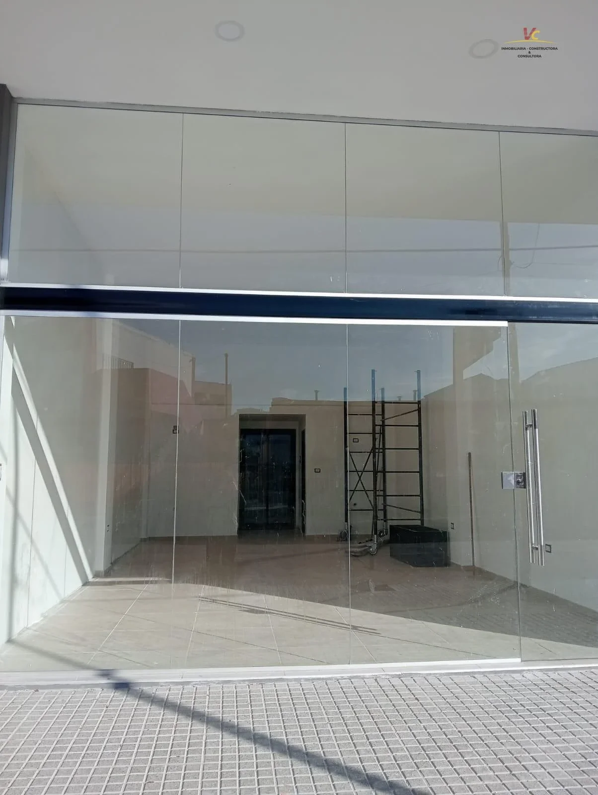Local comercial a estrenar en alquiler - Imagen 1