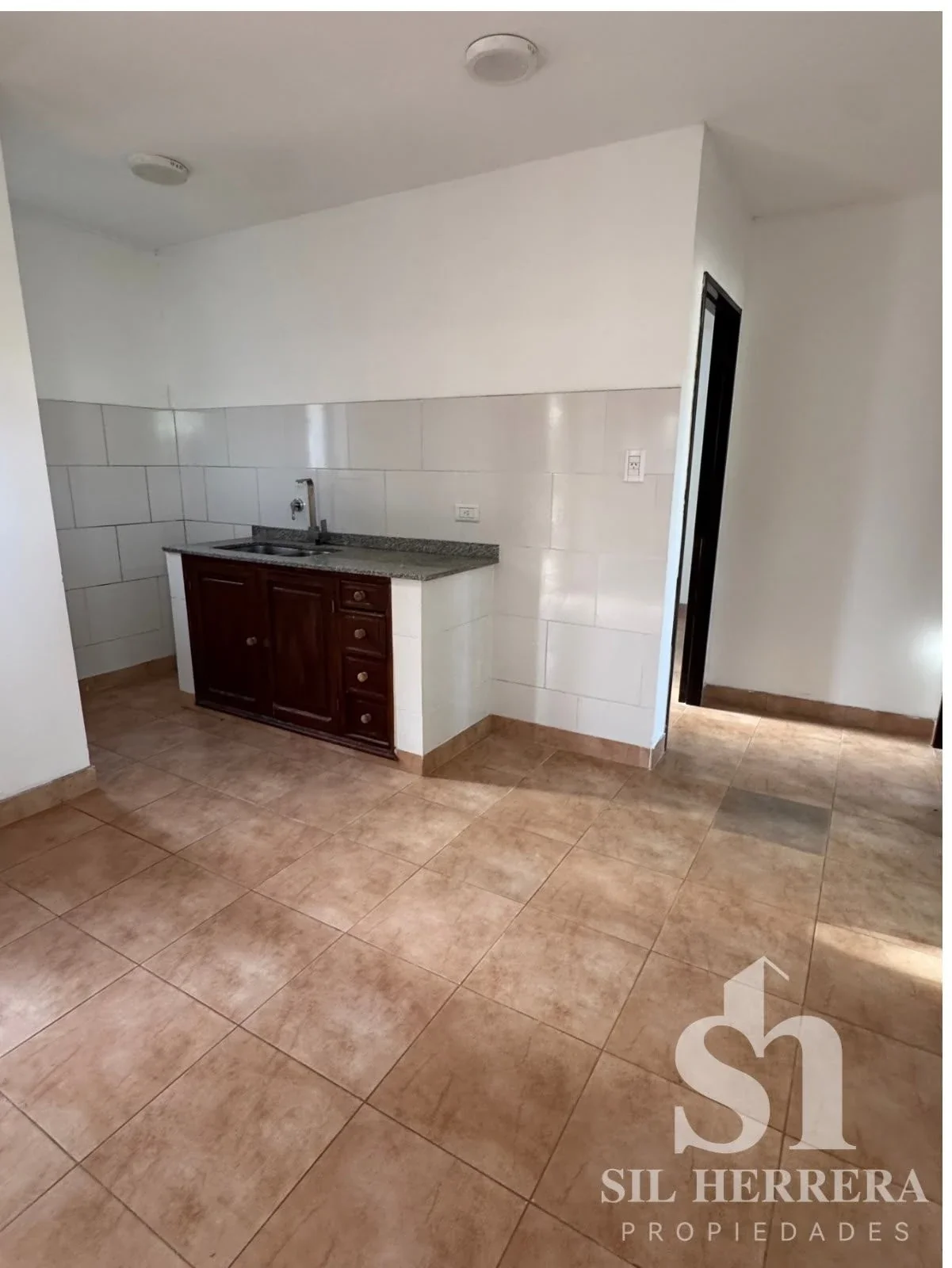 Casa en venta c/ cochera en La Caldera - Imagen 3