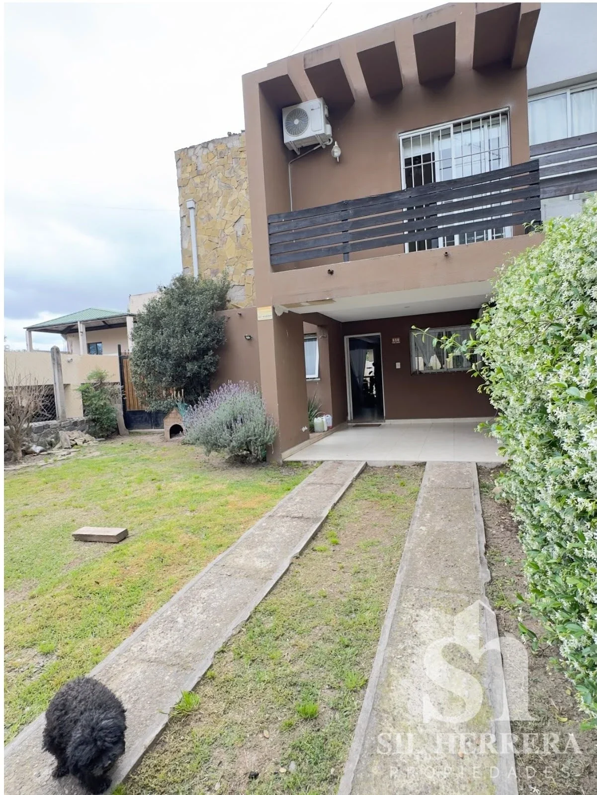 Casa en alquiler c/ cochera en Vaqueros - Imagen 1