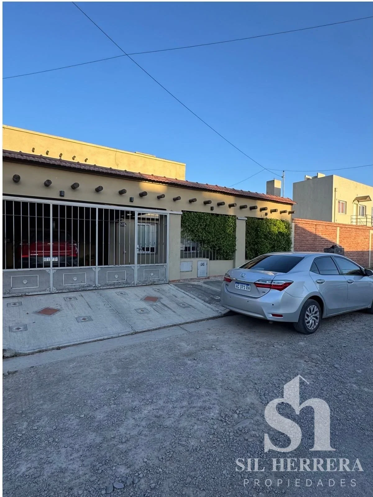 Casa en venta c/ cochera en El Huaico - Imagen 1