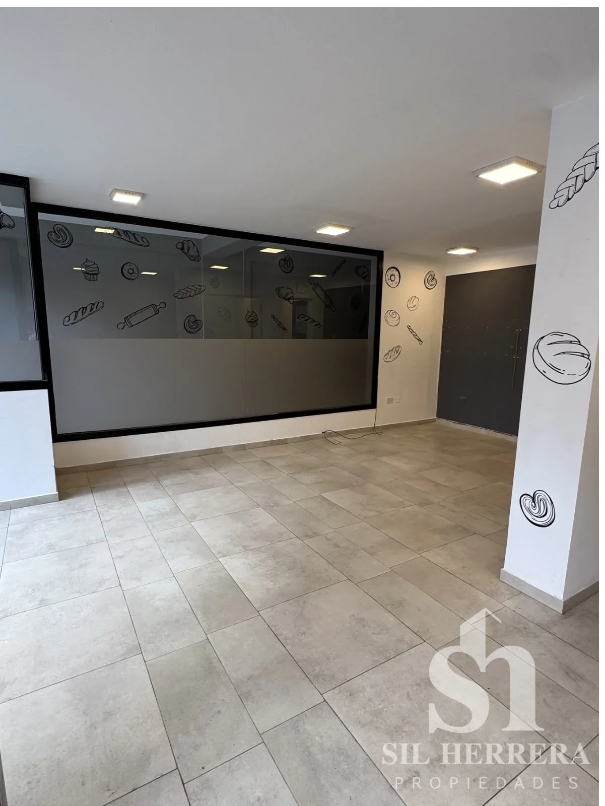 Local comercial en alquiler ubicado en Centro - Imagen 3