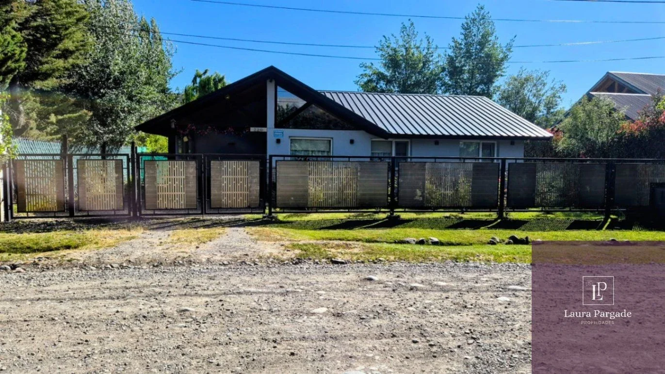 Casa en venta c/ cochera en San Martin de los Andes - Imagen 1