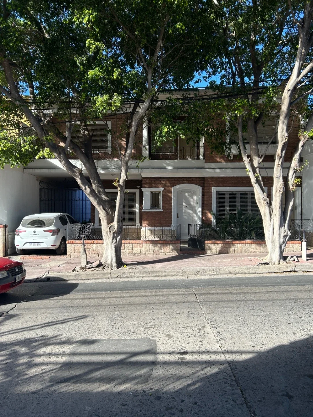 Casa en venta c/ cochera en Centro - Imagen 1