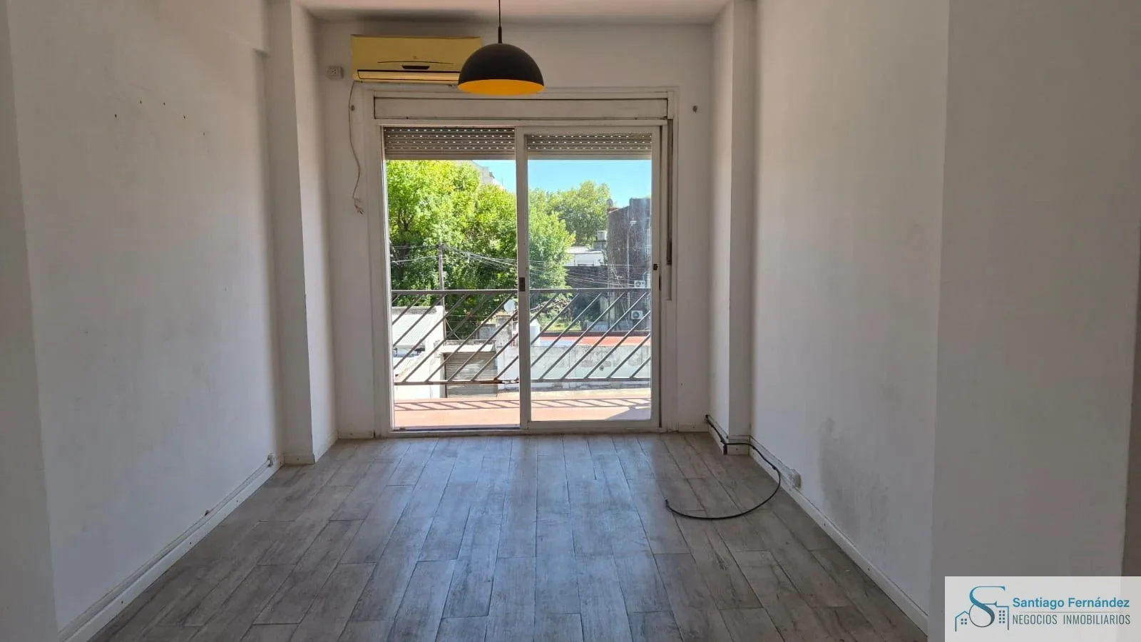 Oportunidad en Pilar Centro 2 amb con balcón corrido y excelente luz - Imagen 2