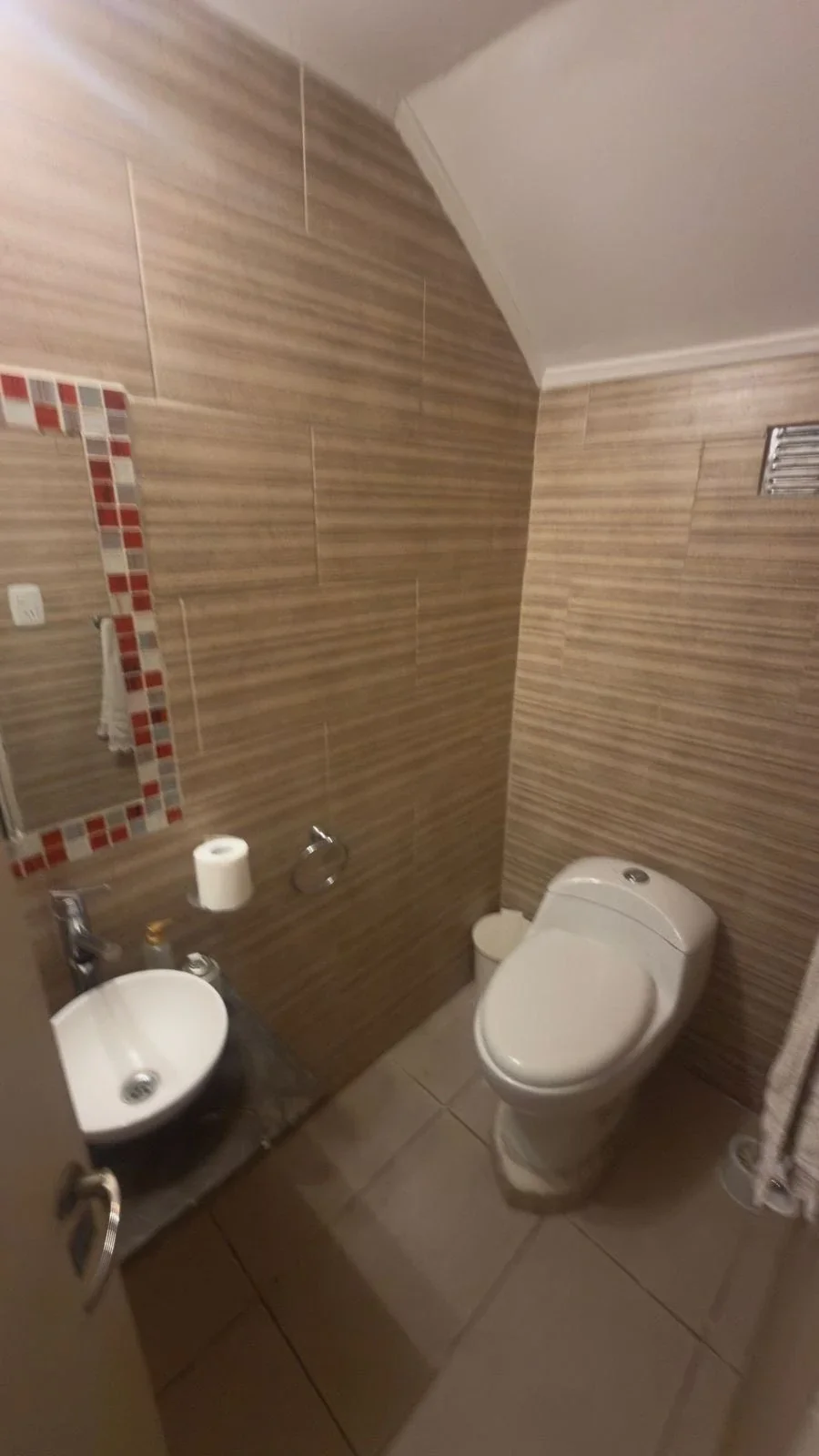 Casa en alquiler c/ cochera en Otros Barrios - Imagen 3