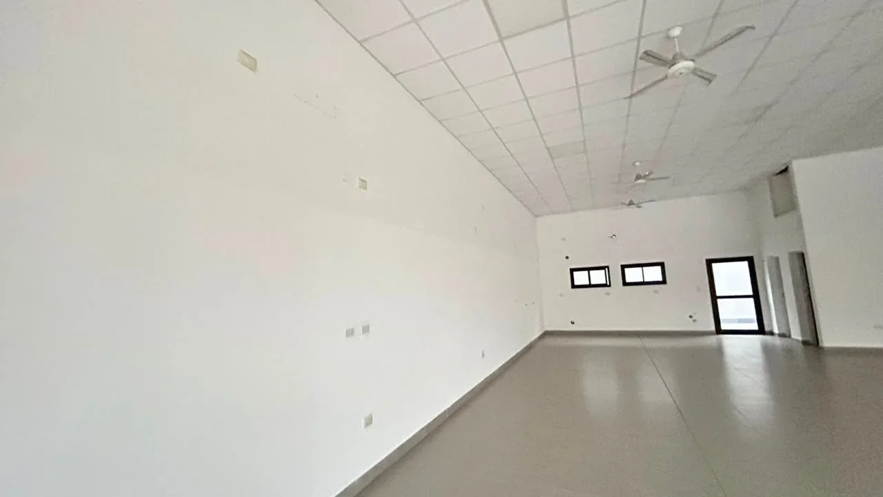 Local comercial en alquiler ubicado en Otros Barrios - Imagen 4