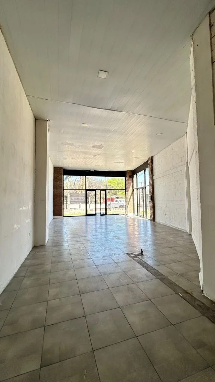 Local comercial en alquiler ubicado en Otros Barrios - Imagen 3
