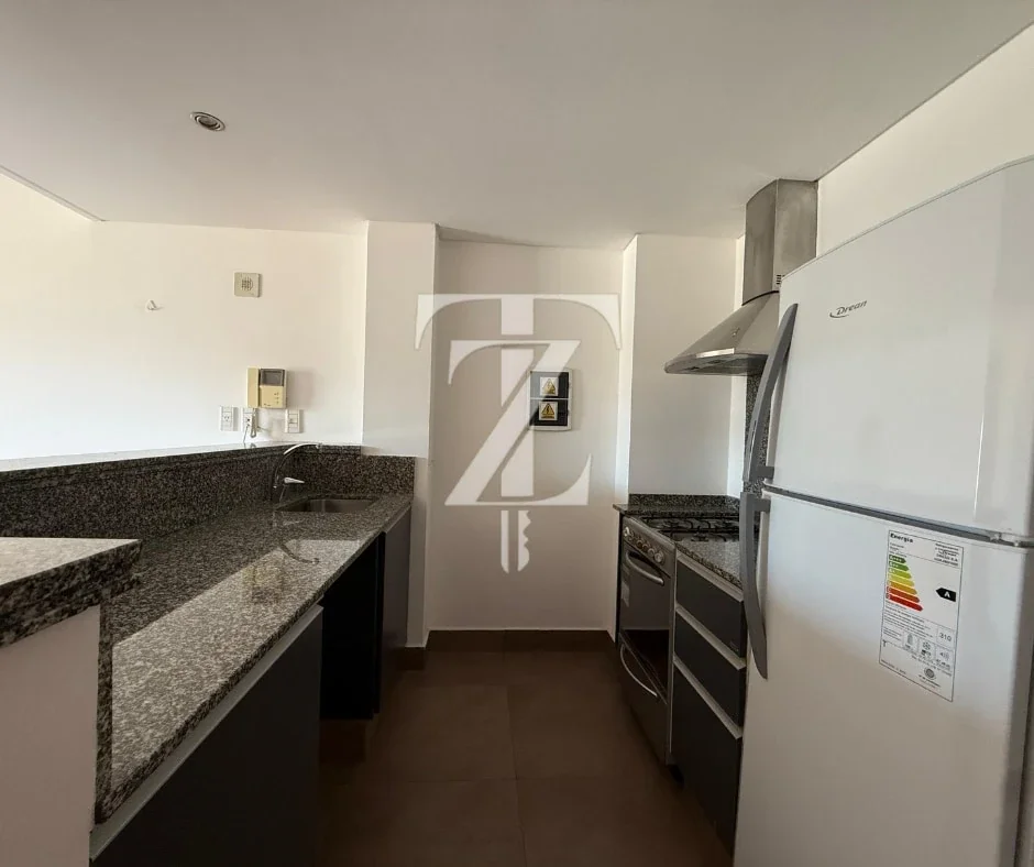 Departamento en alquiler c/ cochera en Centro - Imagen 5