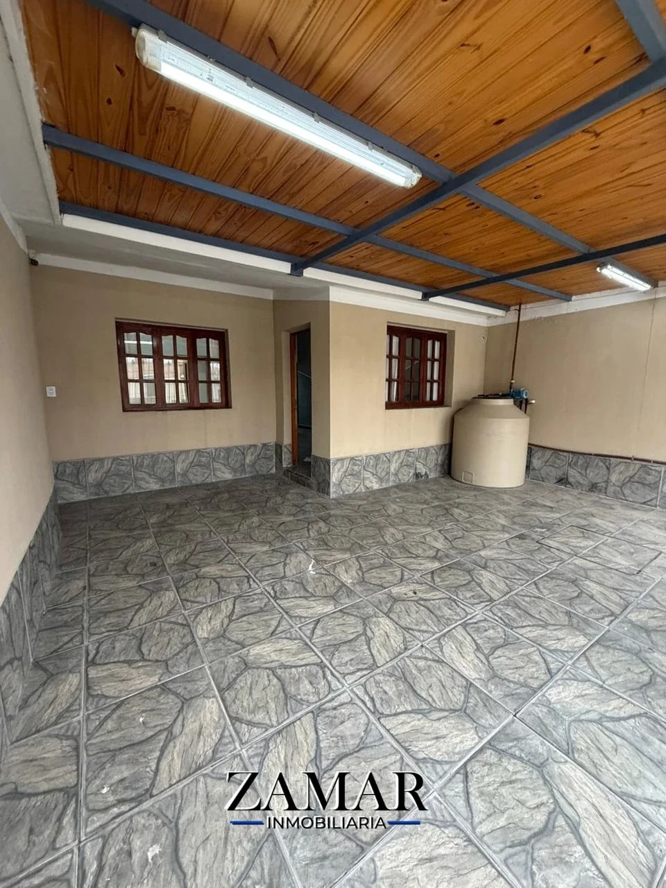 Casa en alquiler c/ cochera en Zona Sur - Imagen 2