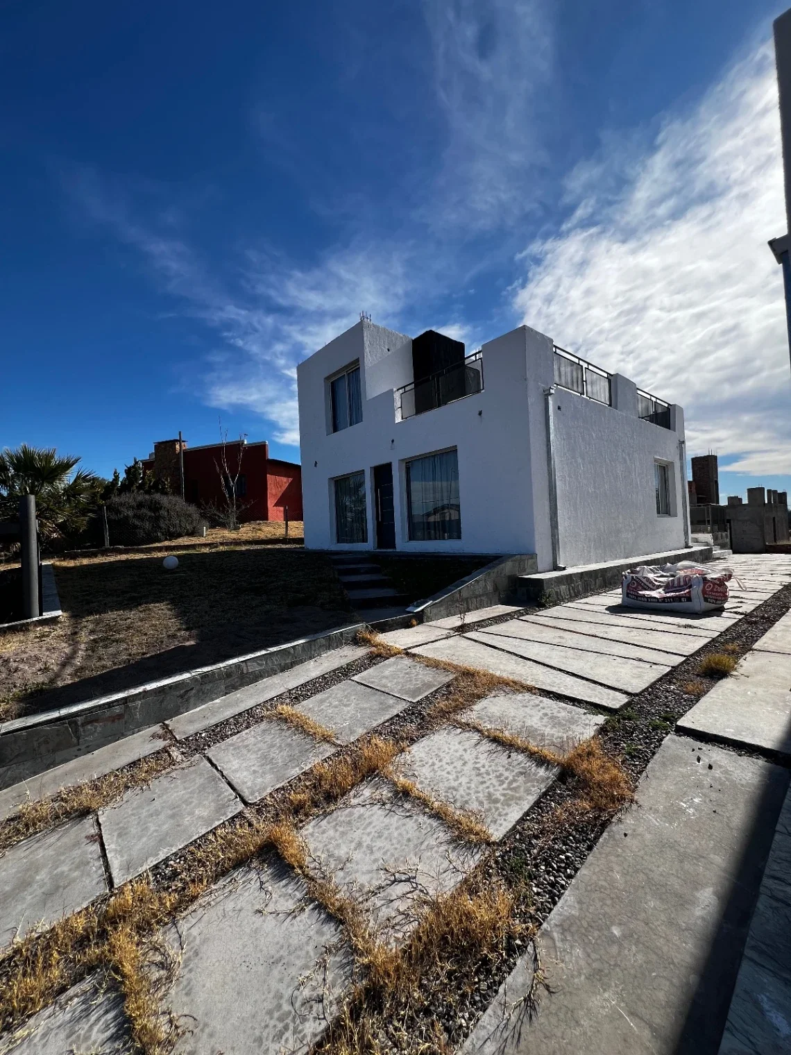 Complejo inmobiliario residencial, dos duplex a estrenar y dos dptos a terminar - Imagen 5