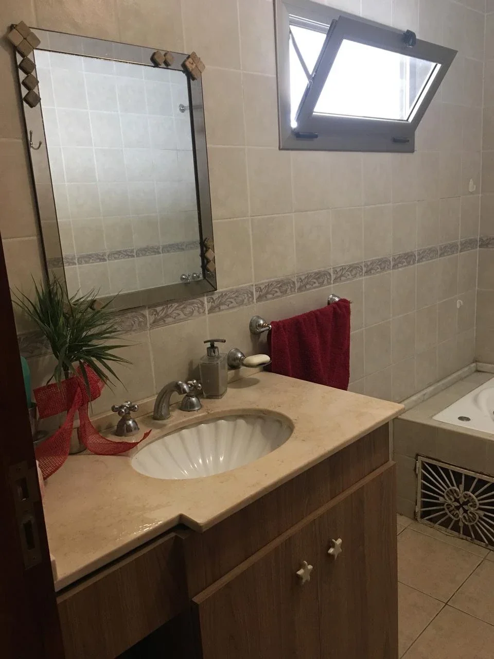 Casa en venta de 4 habitaciones y cochera doble en San Rafael - Imagen 5