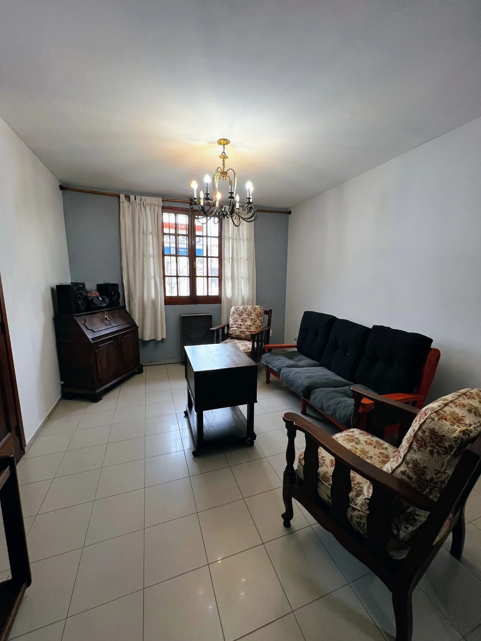 Casa en venta 4 habitaciones c/ cochera en San Rafael - Imagen 3