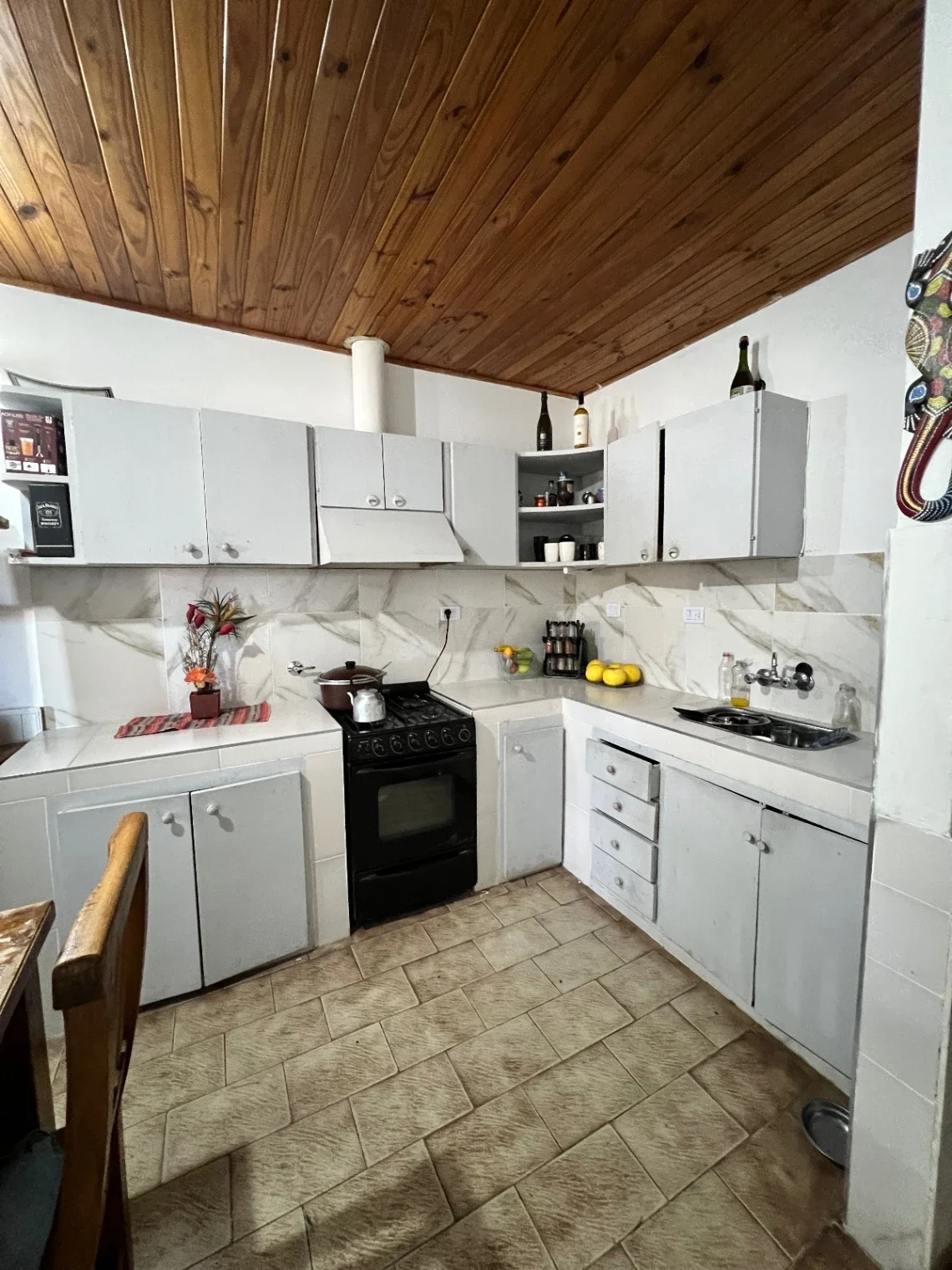 Casa en venta de 4 habitaciones y cochera para dos vehículos en San Rafael - Imagen 2