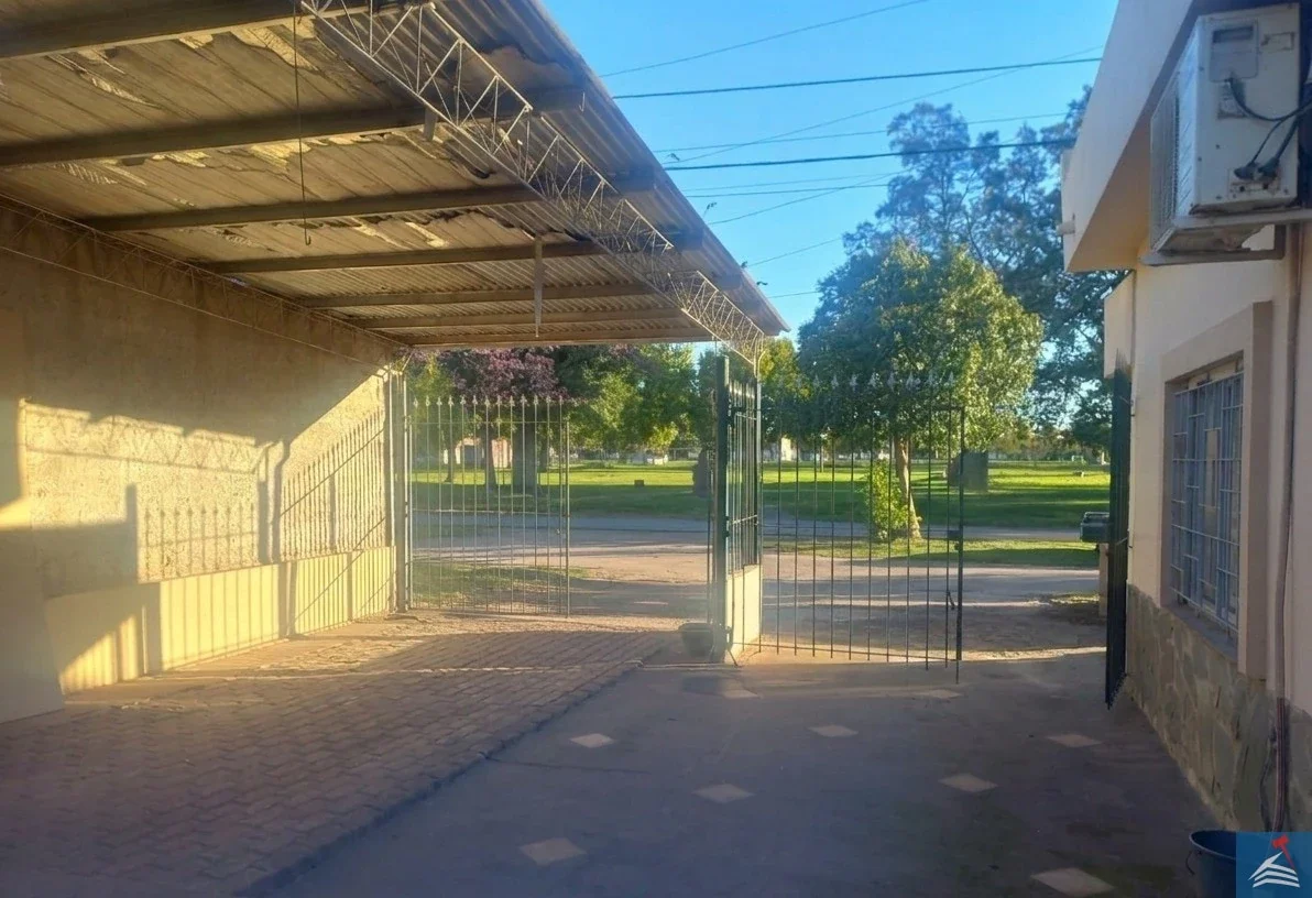 Casa en venta c/ cochera en Río Tala - Imagen 2