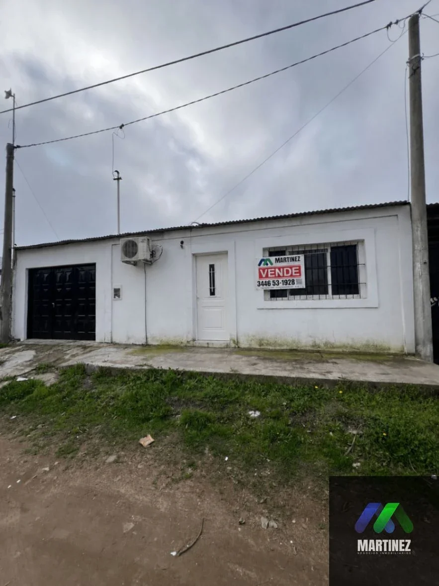 Casa en venta c/ cochera en Gualeguaychú - Imagen 1