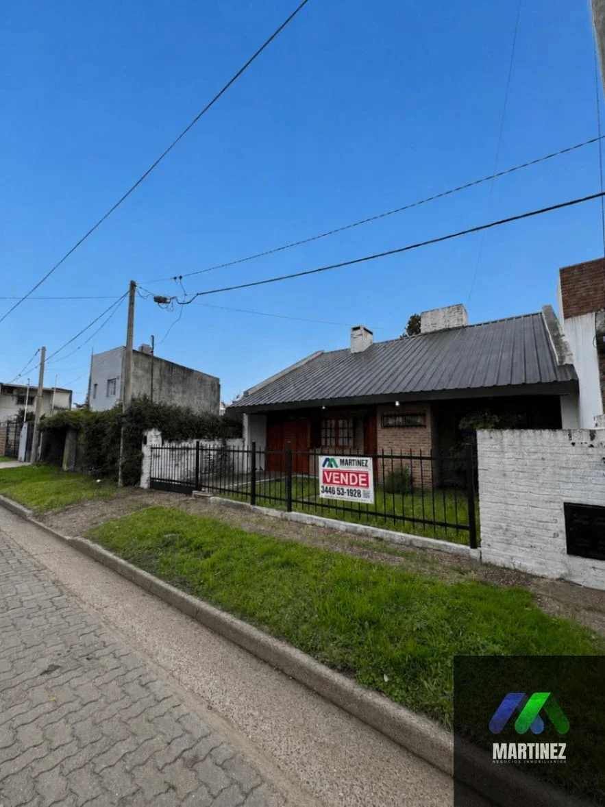 Casa en venta c/ cochera en Gualeguaychú - Imagen 2