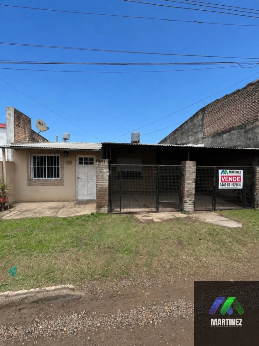 Casa en venta c/ cochera en Gualeguaychú - Imagen 1