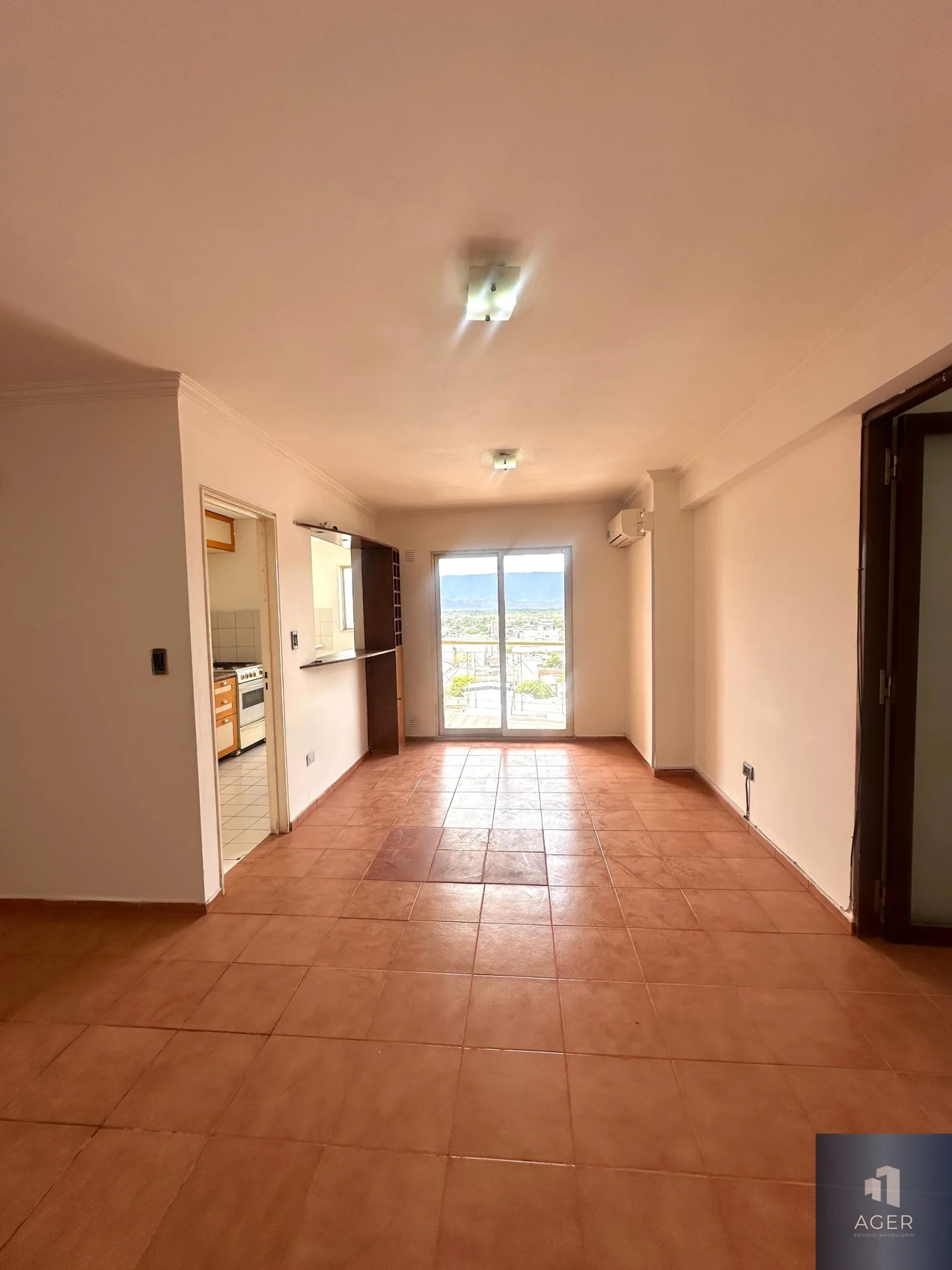 ALQUILA DEPARTAMENTO / 2 DORMITORIOS - ZONA CENTRO - Imagen 3