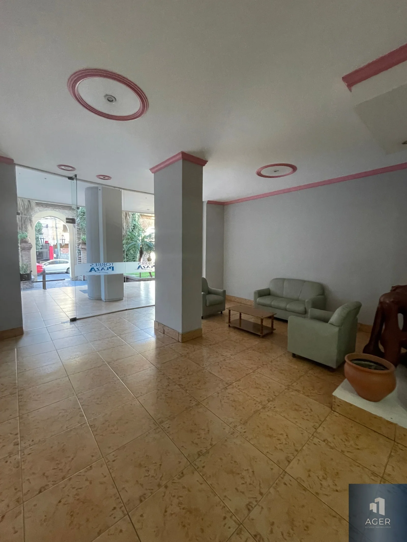 ALQUILA DEPARTAMENTO / 2 DORMITORIOS - ZONA CENTRO - Imagen 2
