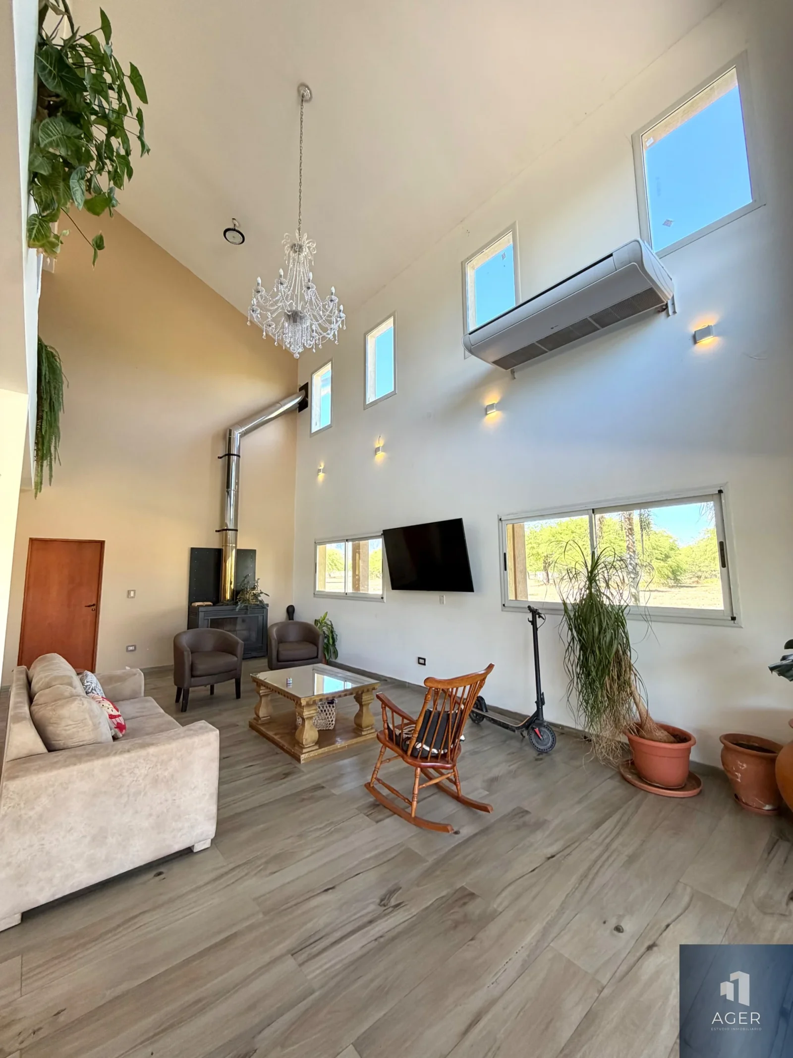 VENDE CASA EJECUTIVA / CHACRAS DEL VALLE NUEVO - Imagen 3