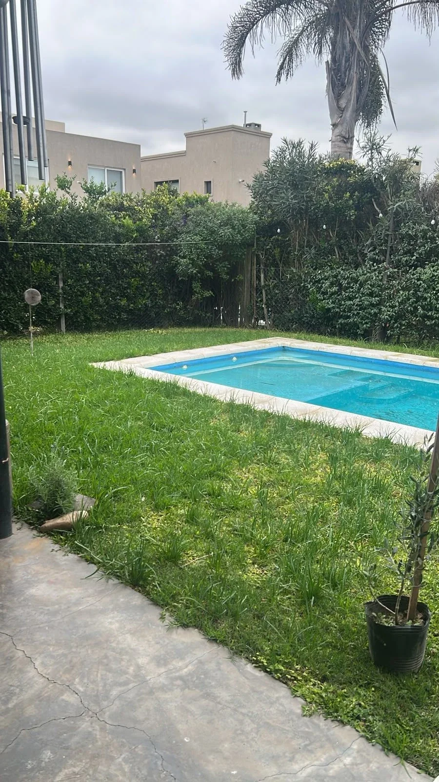 Casa en  Barrio Los Olivares, 4 ambientes con piscina - Imagen 2