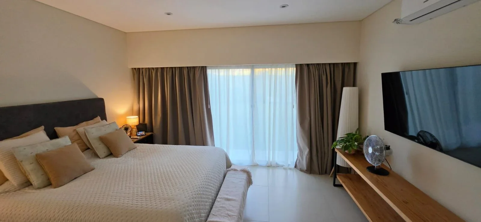 Casa en venta c/ cochera en Pilar del Este - Imagen 1